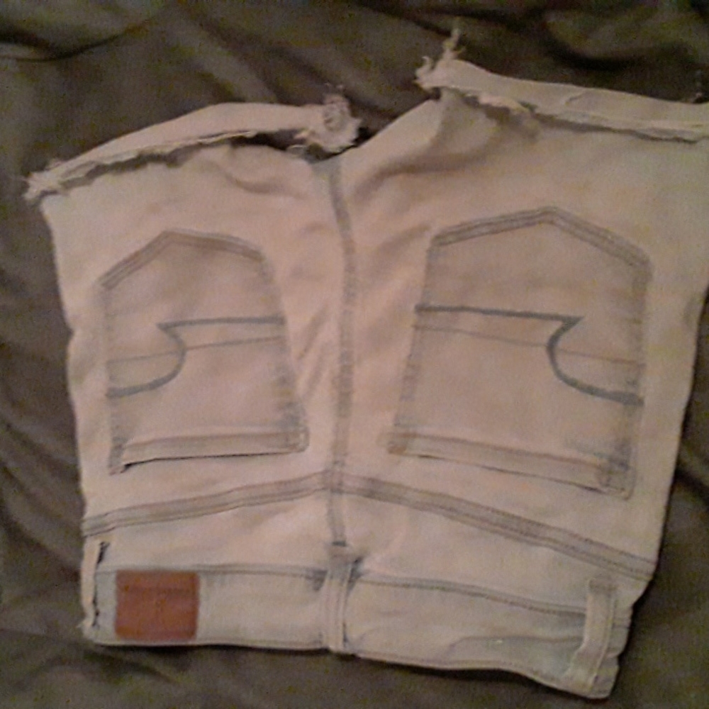 Shorts - Picture 2 of 4